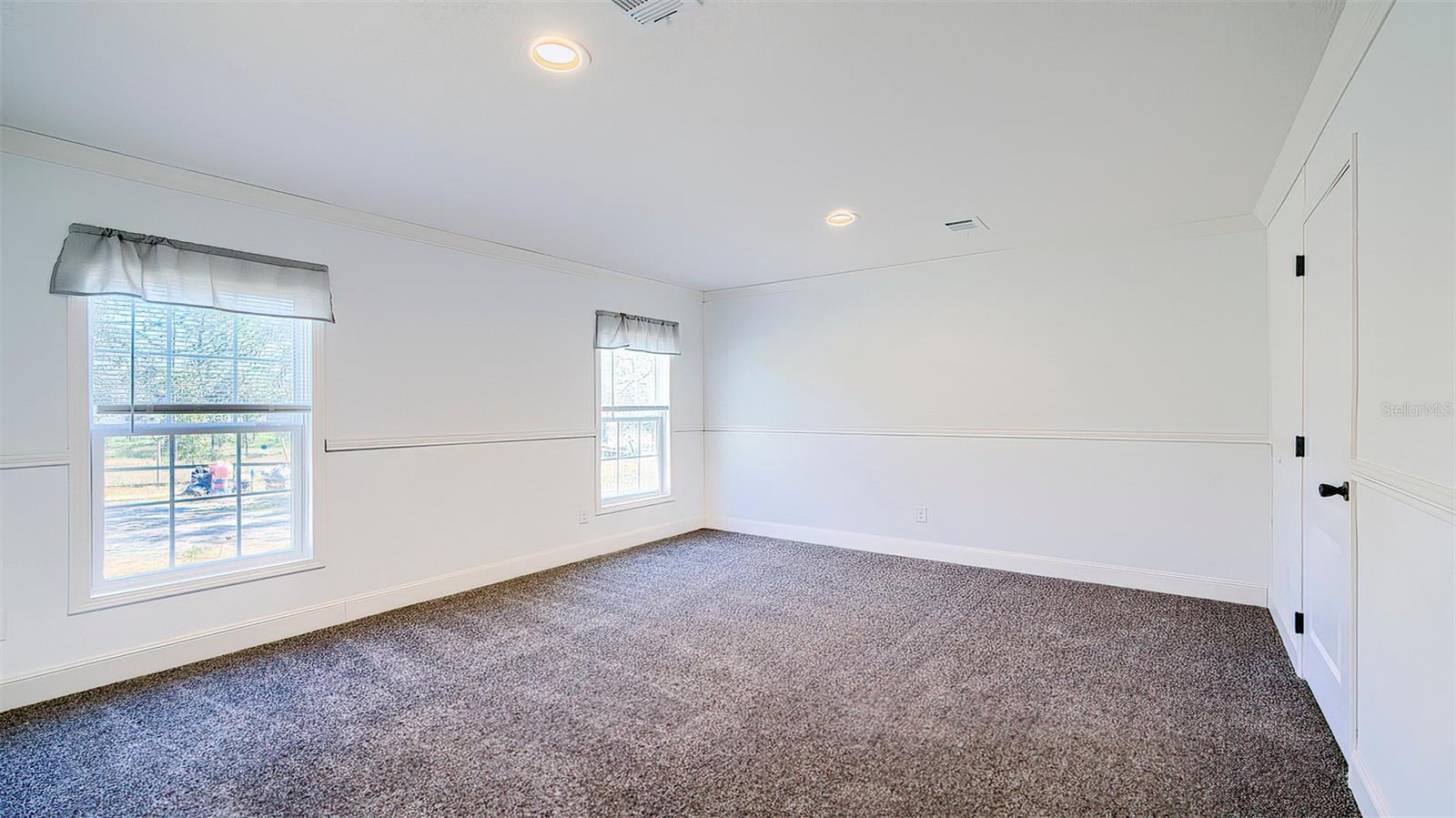 Listing photo id 16 for 14235 Hurricane Drive