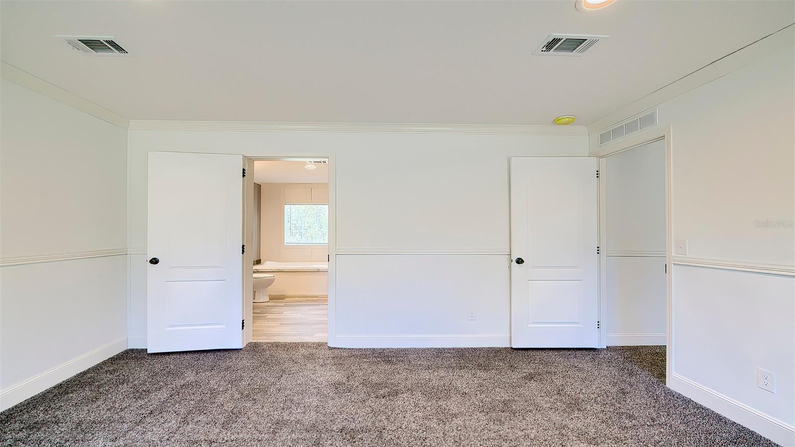 Listing photo id 17 for 14235 Hurricane Drive