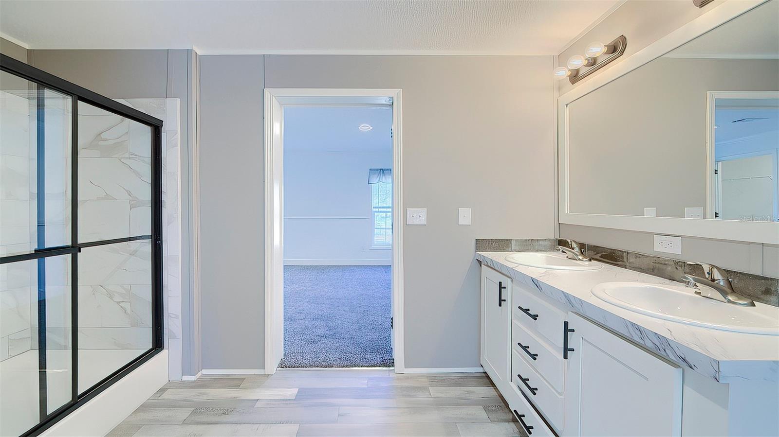 Listing photo id 21 for 14235 Hurricane Drive