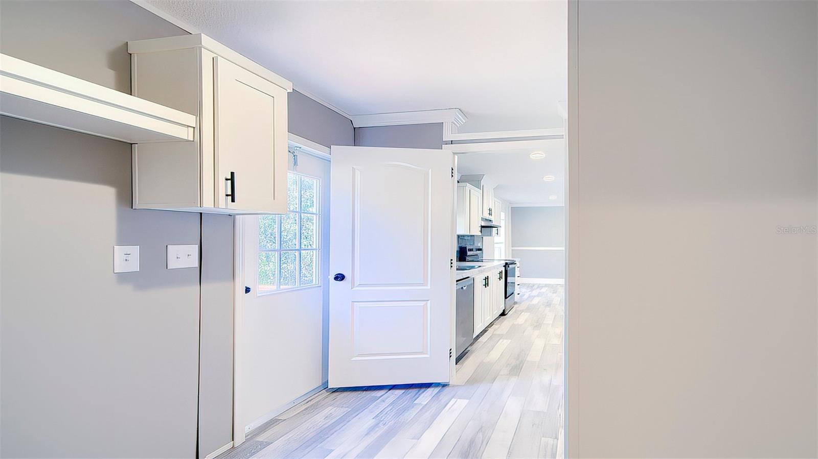 Listing photo id 31 for 14235 Hurricane Drive