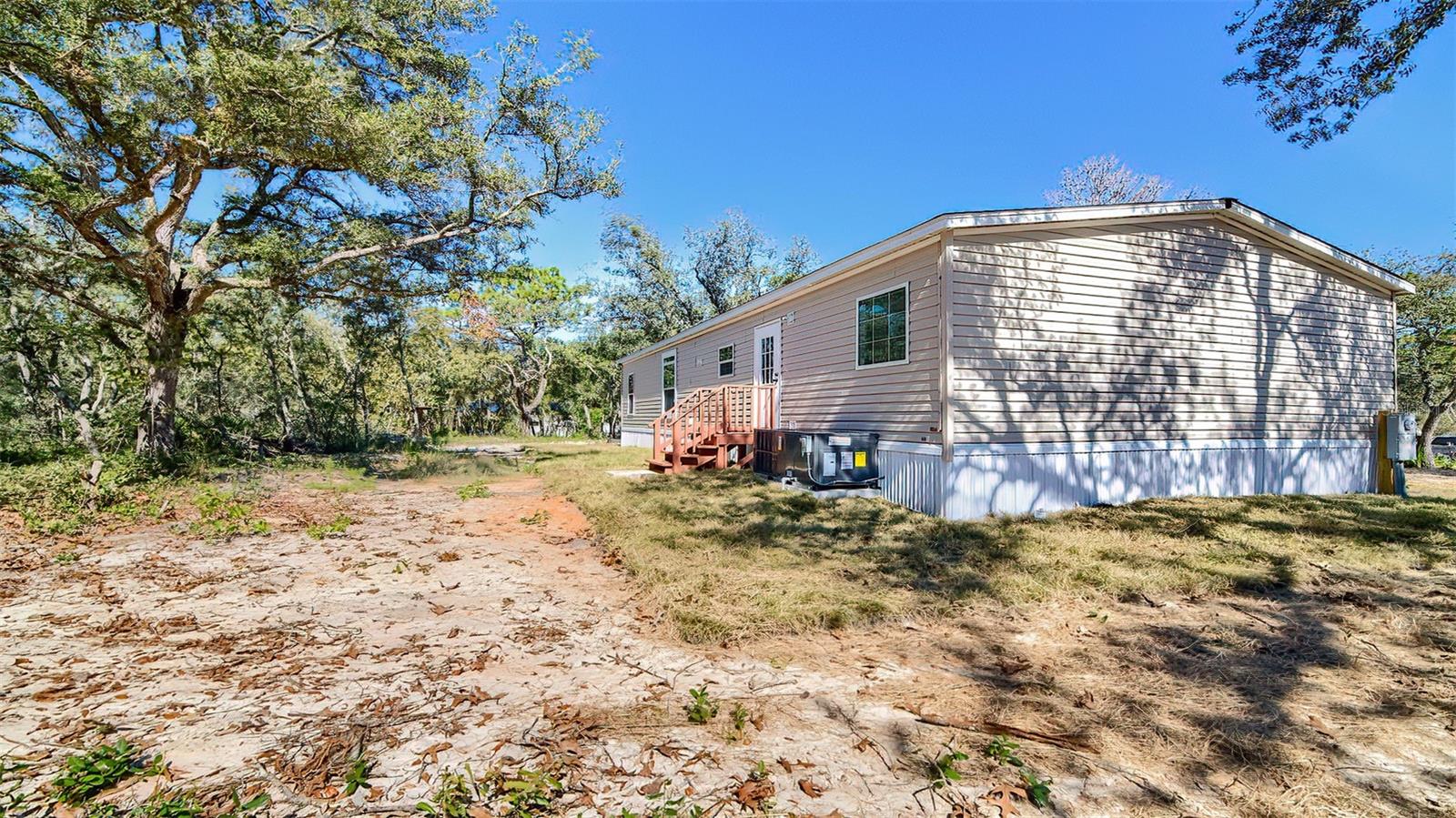 Listing photo id 33 for 14235 Hurricane Drive