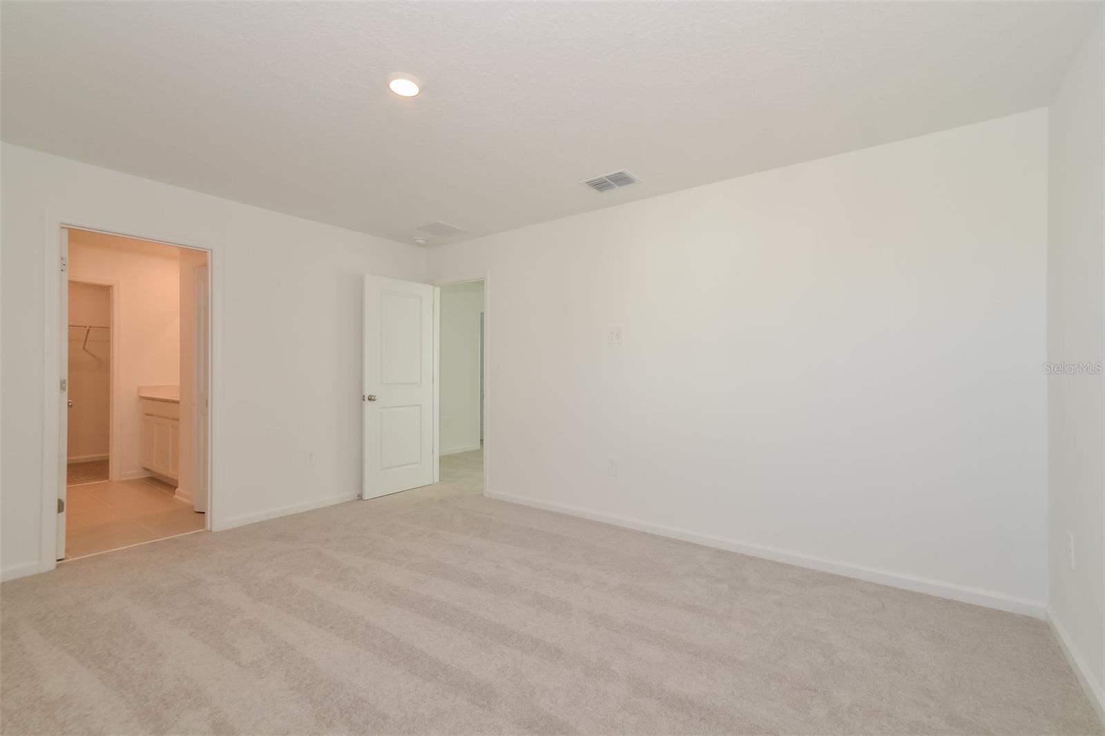 Image 6 of 18 For 1554 Jessica Boulevard