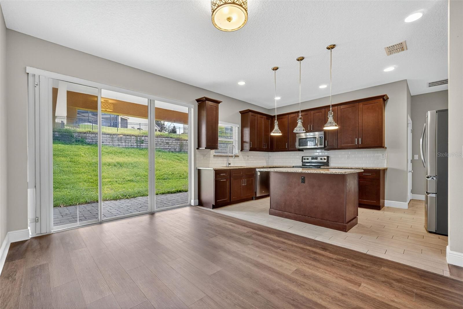 Image 14 of 88 For 280 Wallrock Court