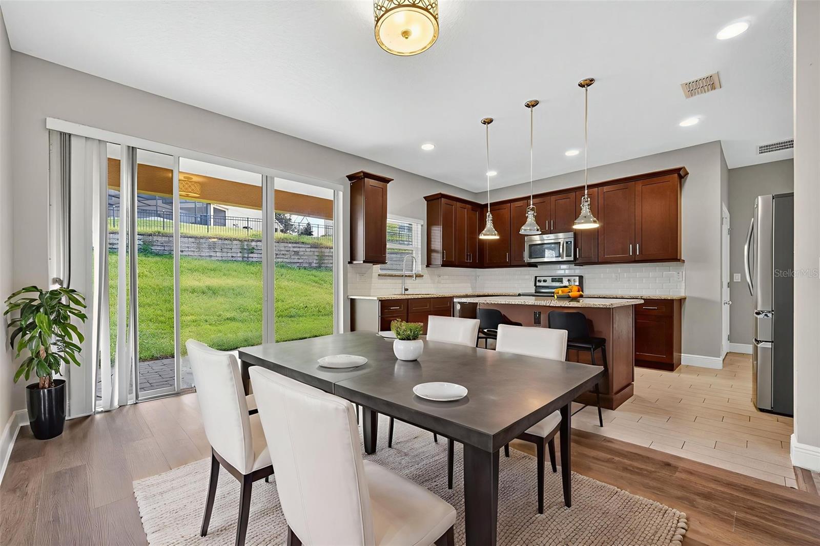 Image 15 of 88 For 280 Wallrock Court