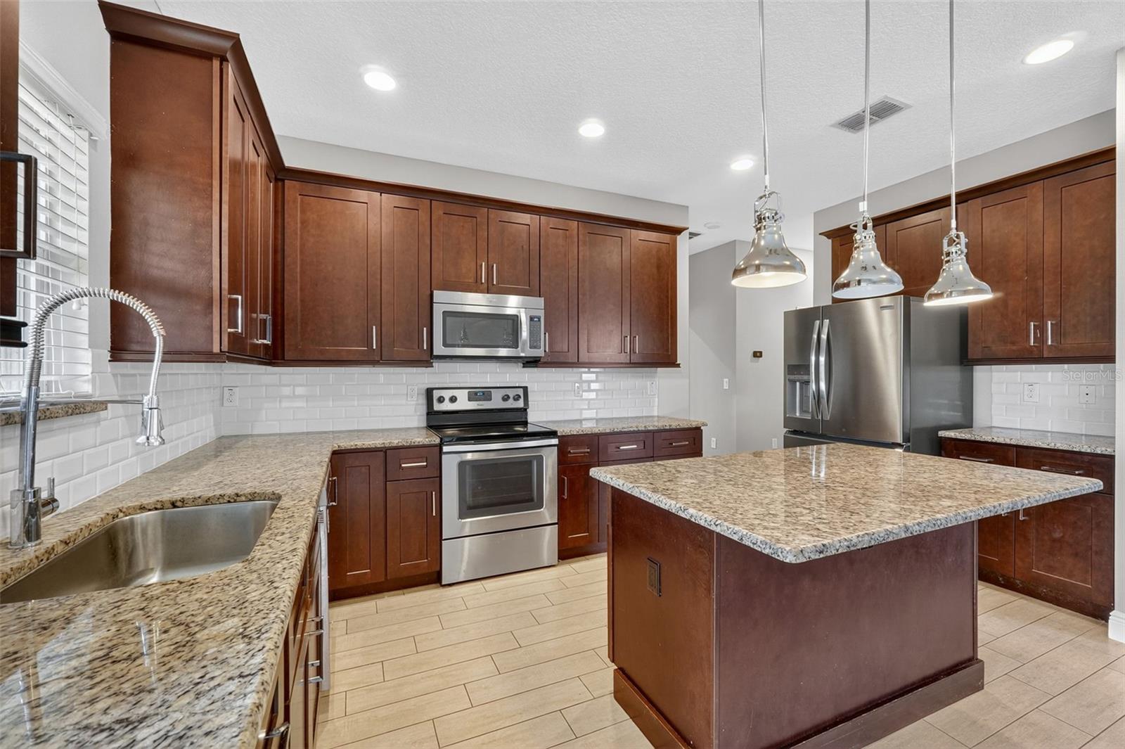 Image 17 of 88 For 280 Wallrock Court