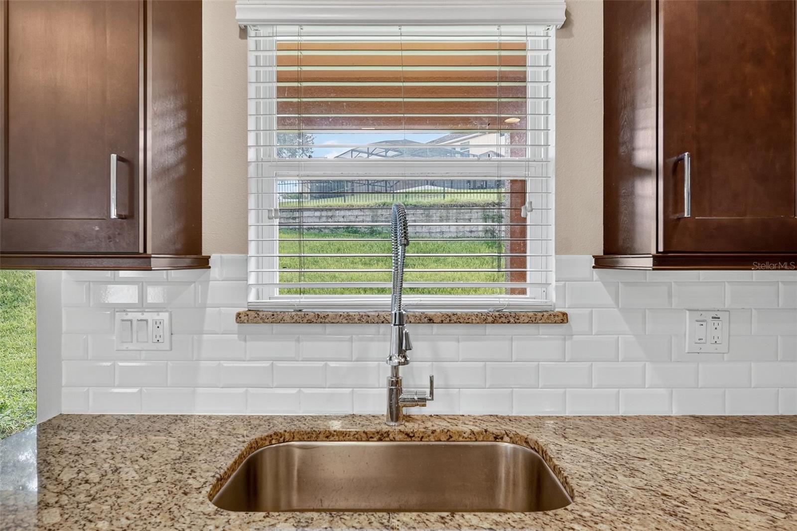 Image 19 of 88 For 280 Wallrock Court