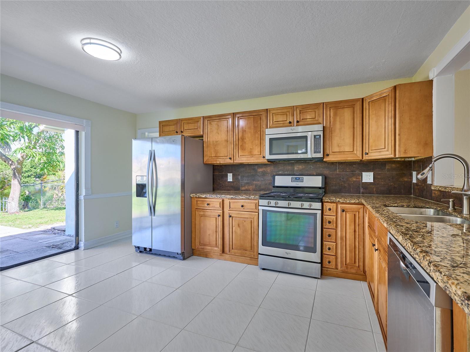 Image 16 of 59 For 5517 Thurston Avenue