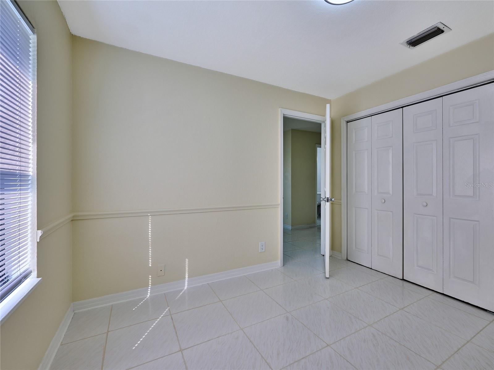 Image 41 of 59 For 5517 Thurston Avenue