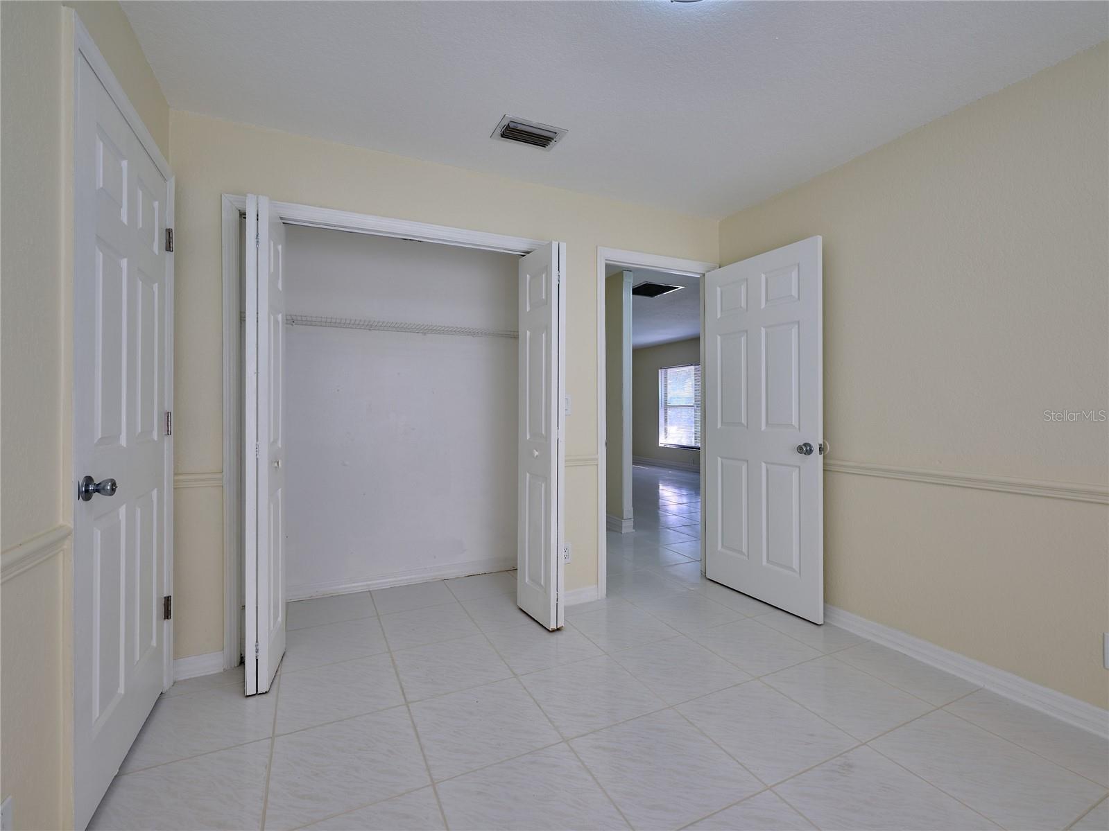 Image 43 of 59 For 5517 Thurston Avenue