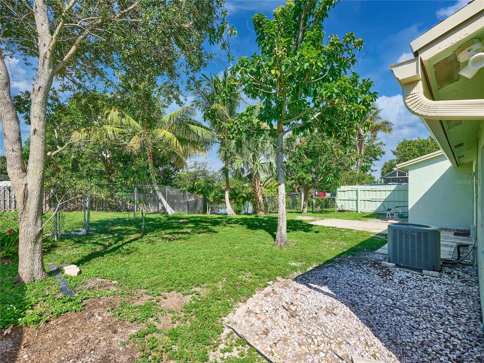 Image 52 of 59 For 5517 Thurston Avenue