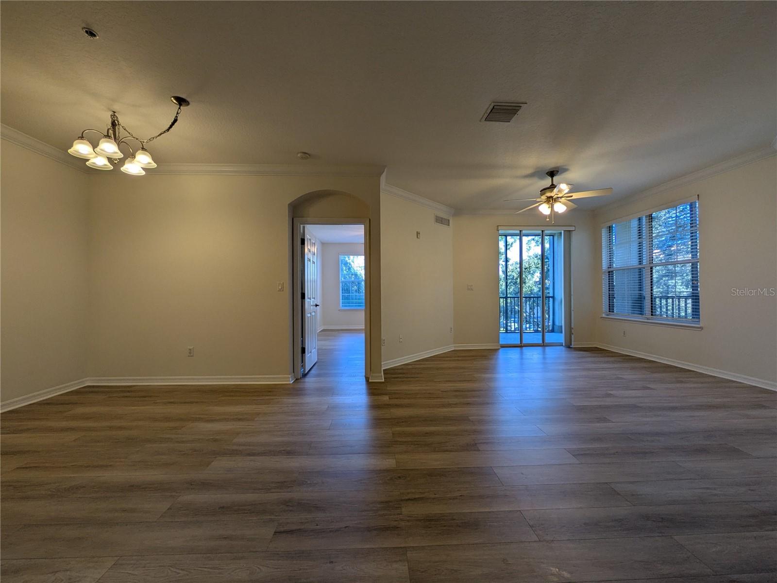 Image 22 of 31 For 11562 Amidship Lane 208