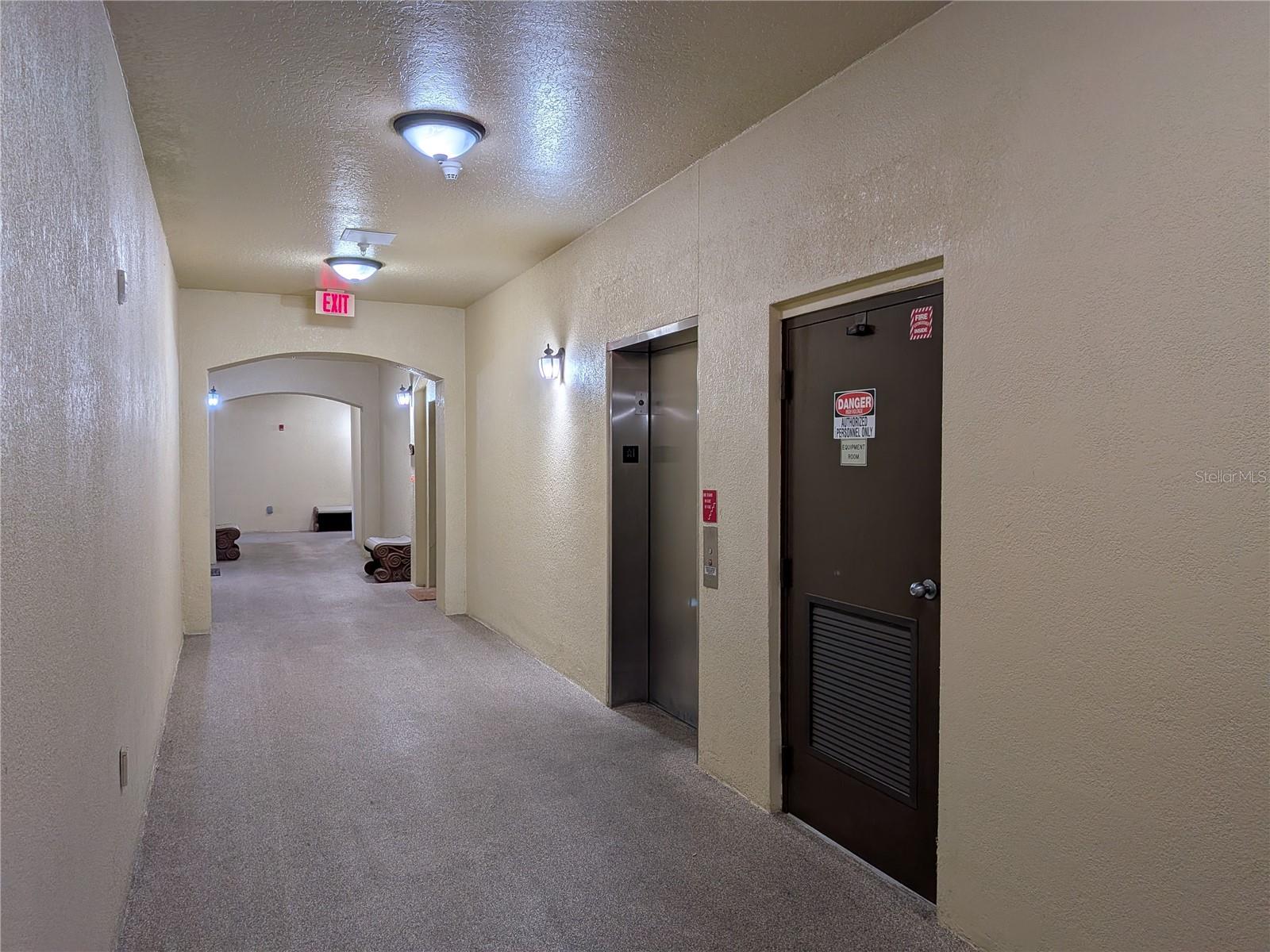 Image 3 of 31 For 11562 Amidship Lane 208