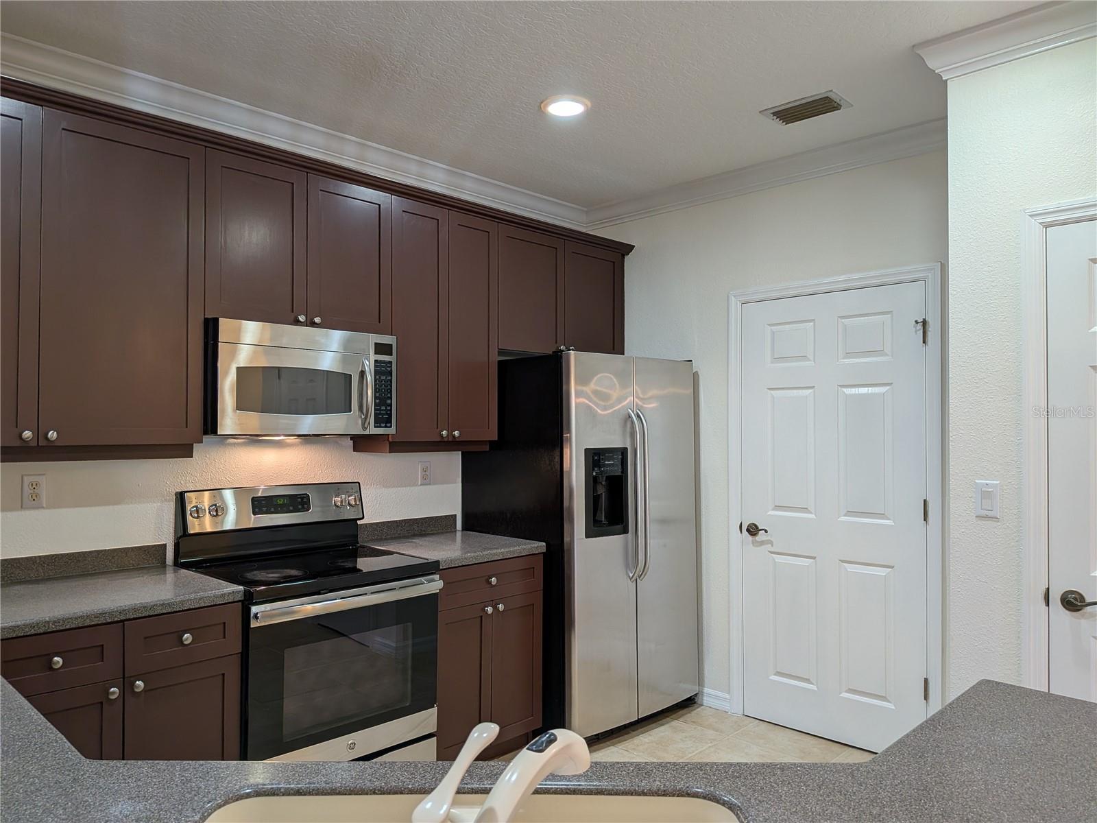 Image 9 of 31 For 11562 Amidship Lane 208