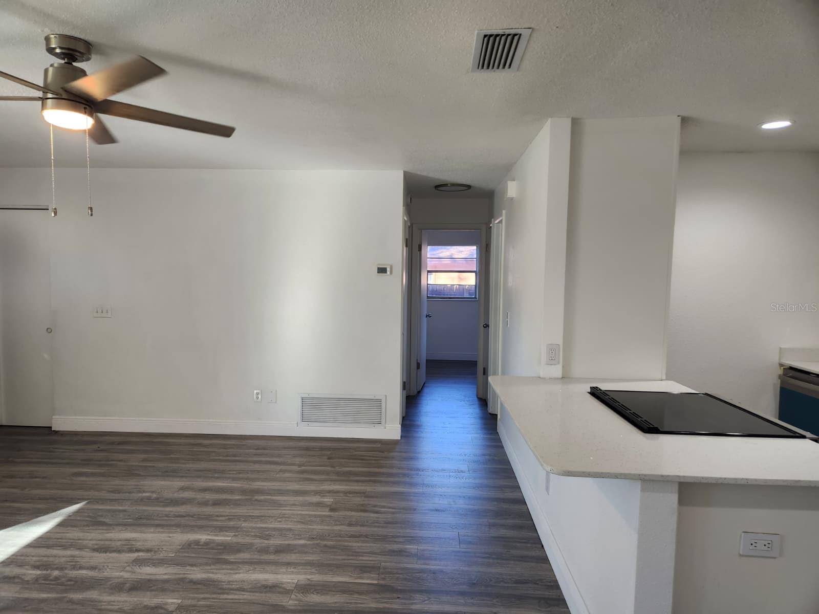 Image 11 of 25 For 800 Diane Circle