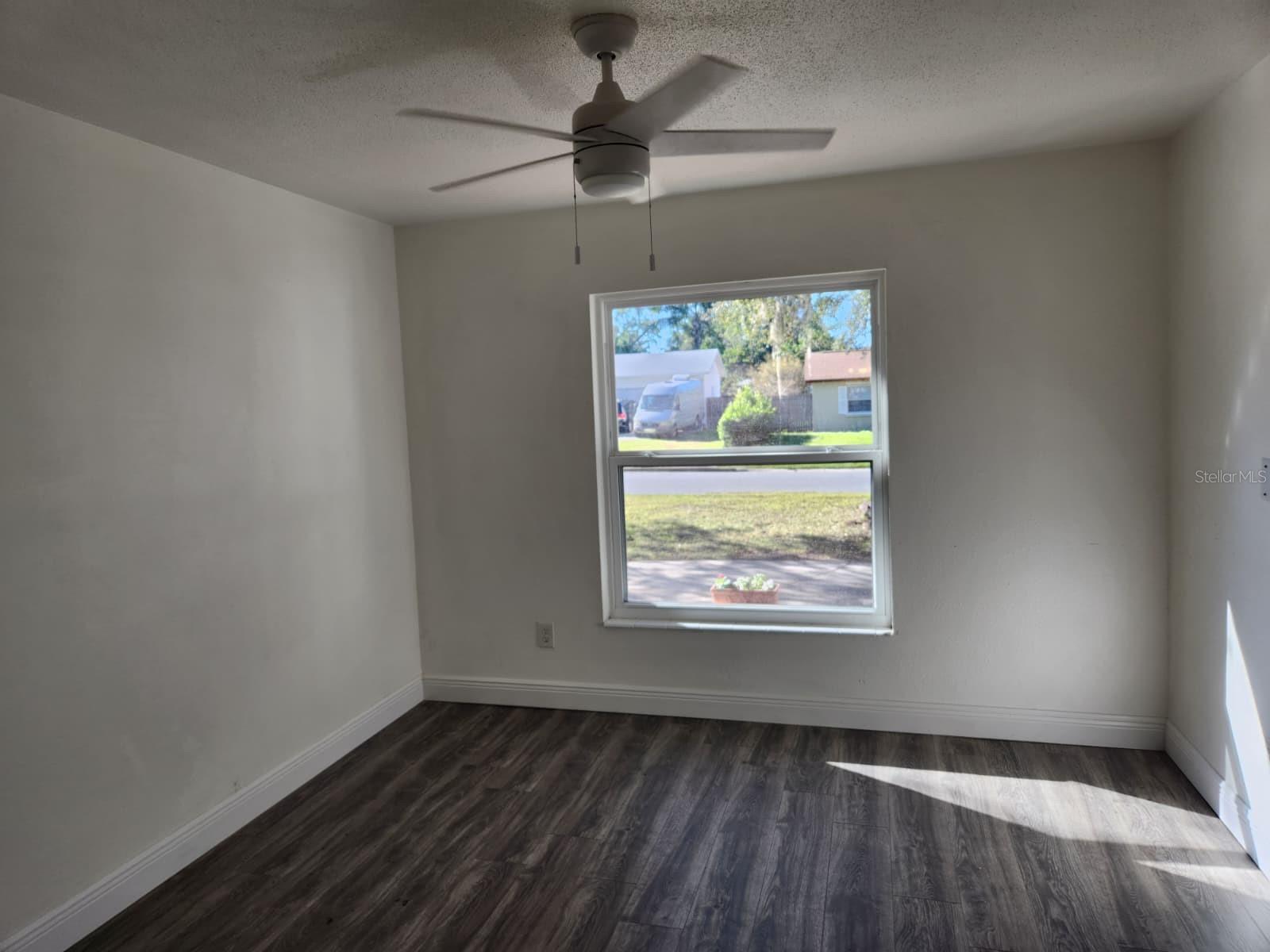 Image 14 of 25 For 800 Diane Circle