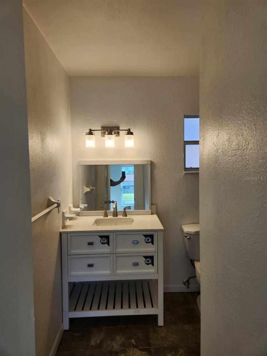 Image 17 of 25 For 800 Diane Circle