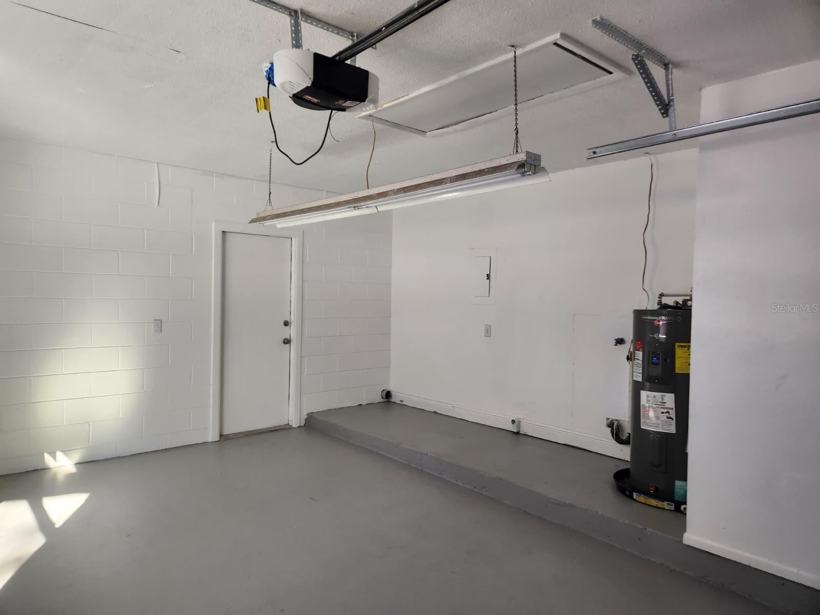 Image 20 of 25 For 800 Diane Circle