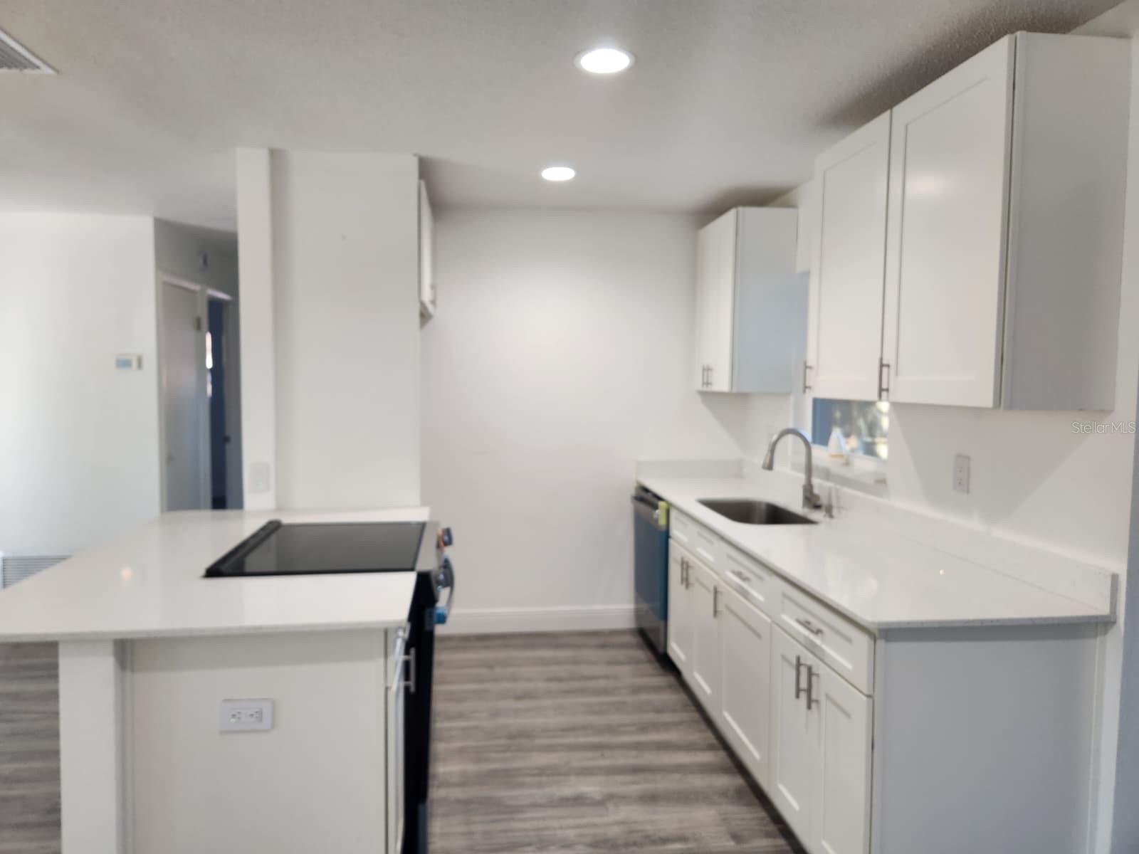 Image 5 of 25 For 800 Diane Circle