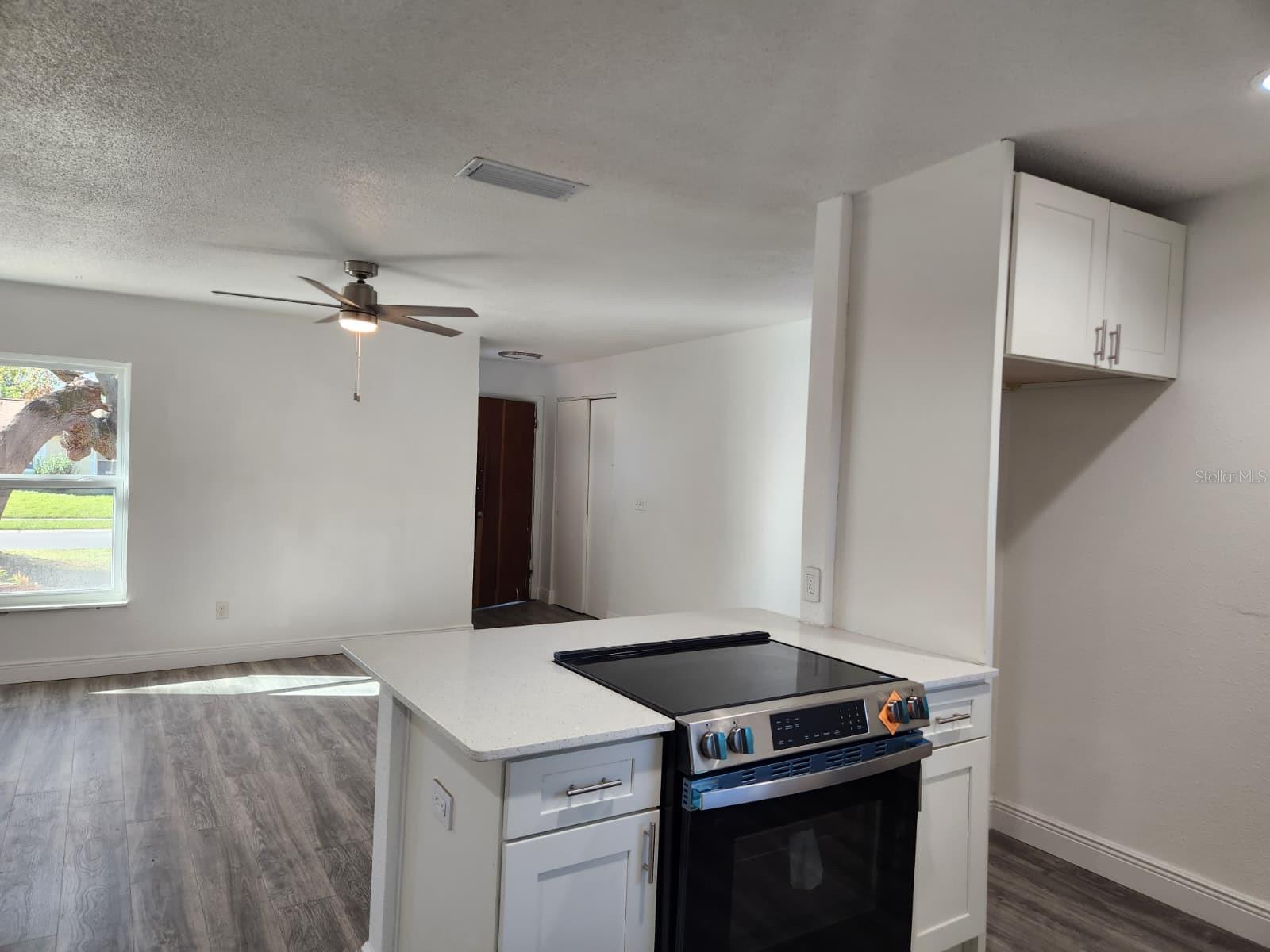 Image 8 of 25 For 800 Diane Circle