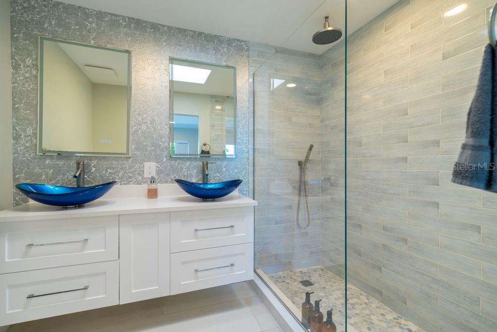 Image 22 of 43 For 6665 Lake Cane Drive