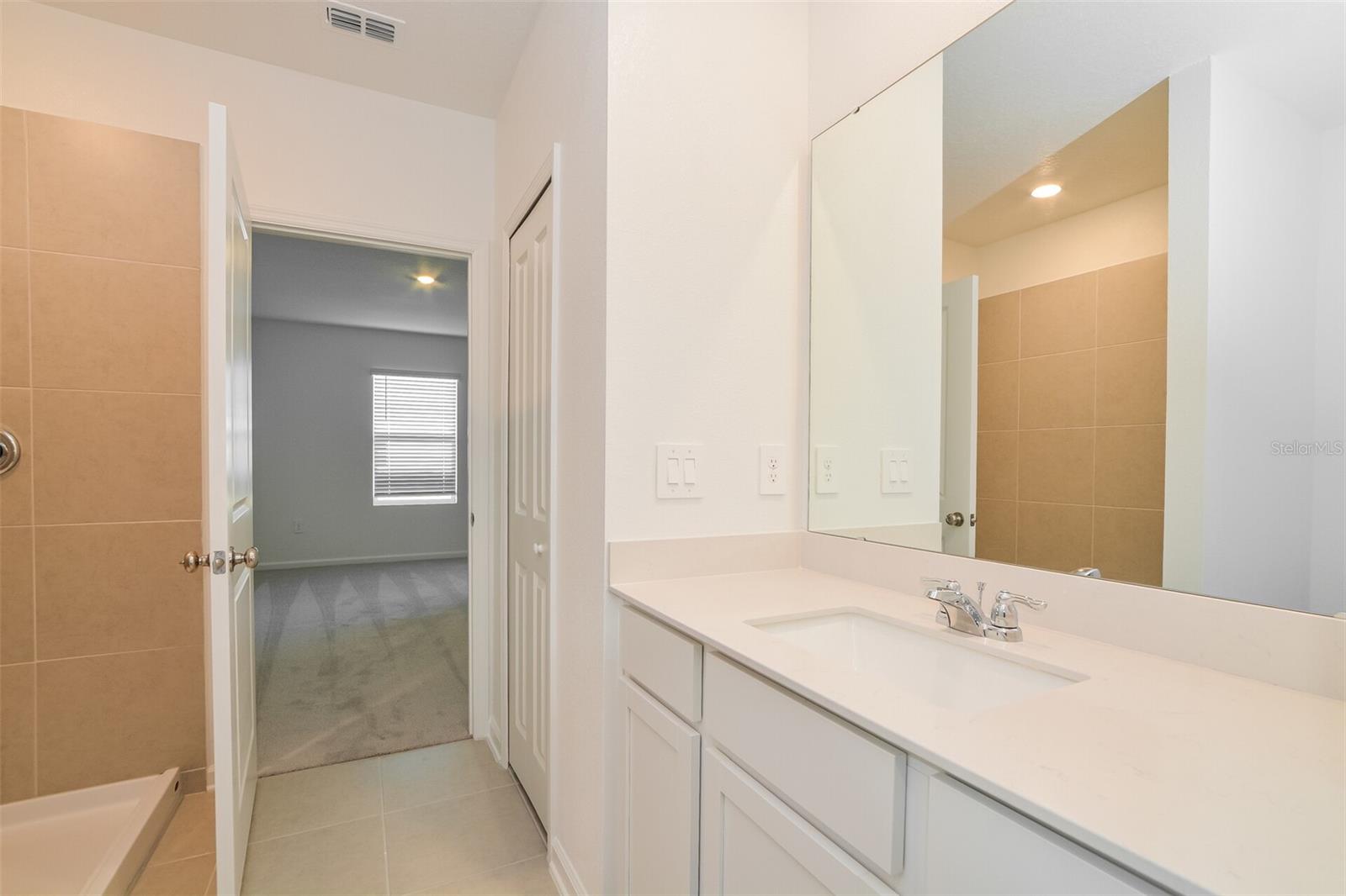 Image 4 of 16 For 1558 Jessica Boulevard