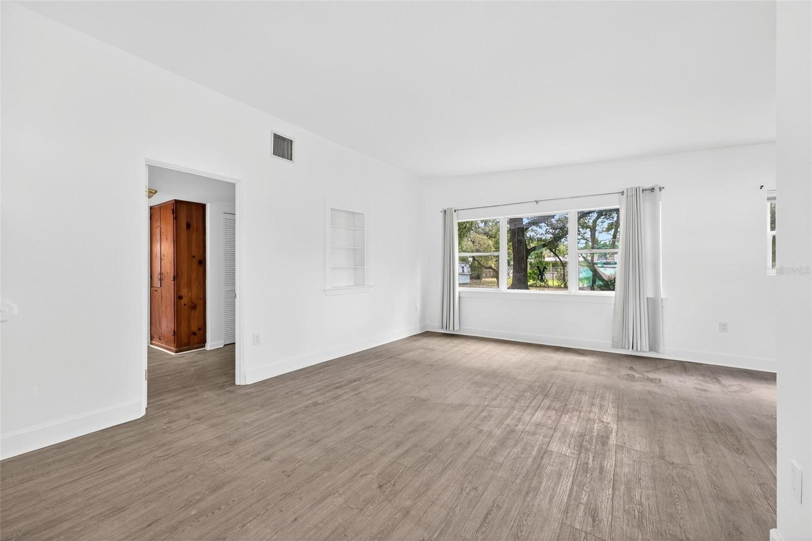 Image 29 of 45 For 613 Briarcliffe Street