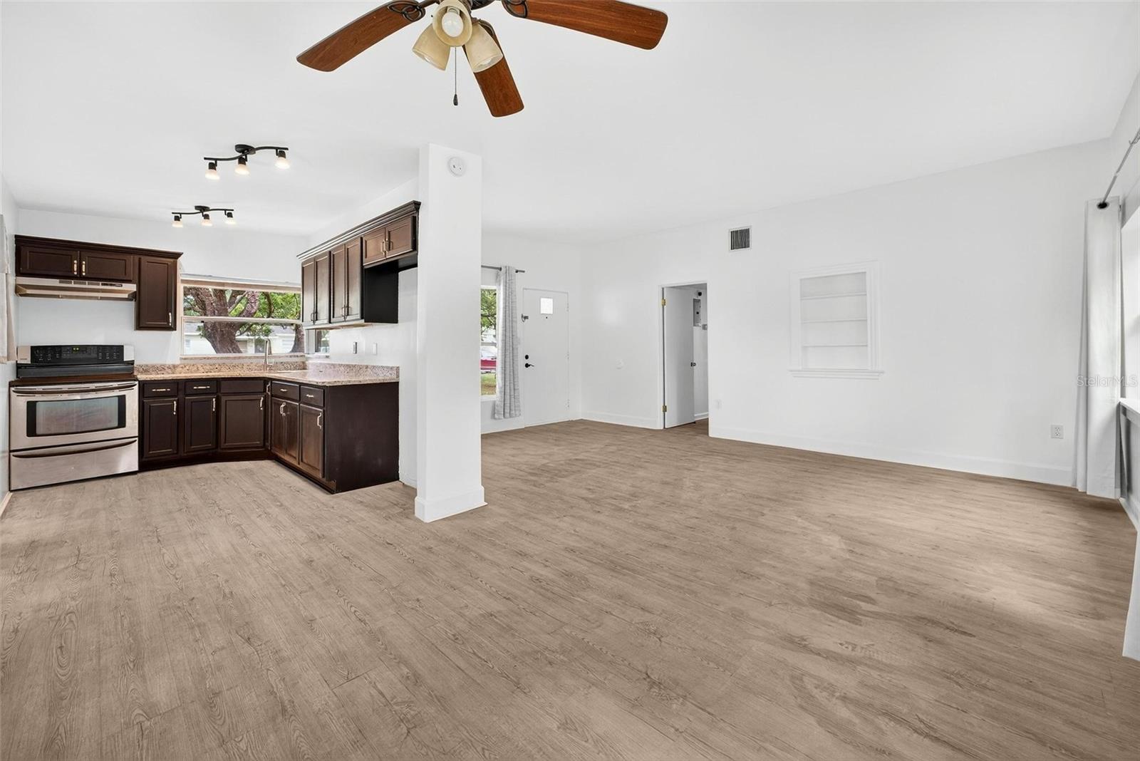 Image 31 of 45 For 613 Briarcliffe Street