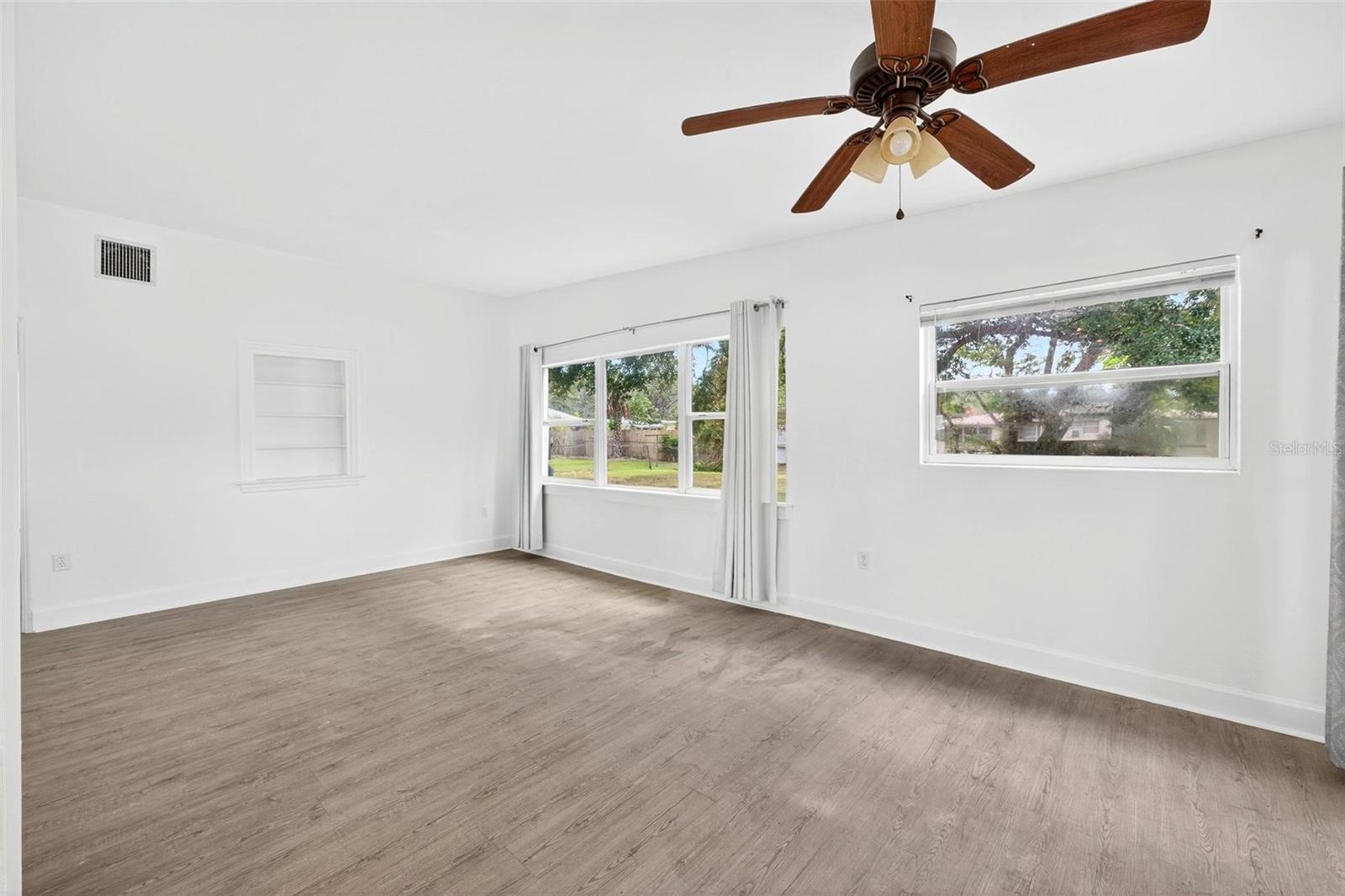 Image 32 of 45 For 613 Briarcliffe Street