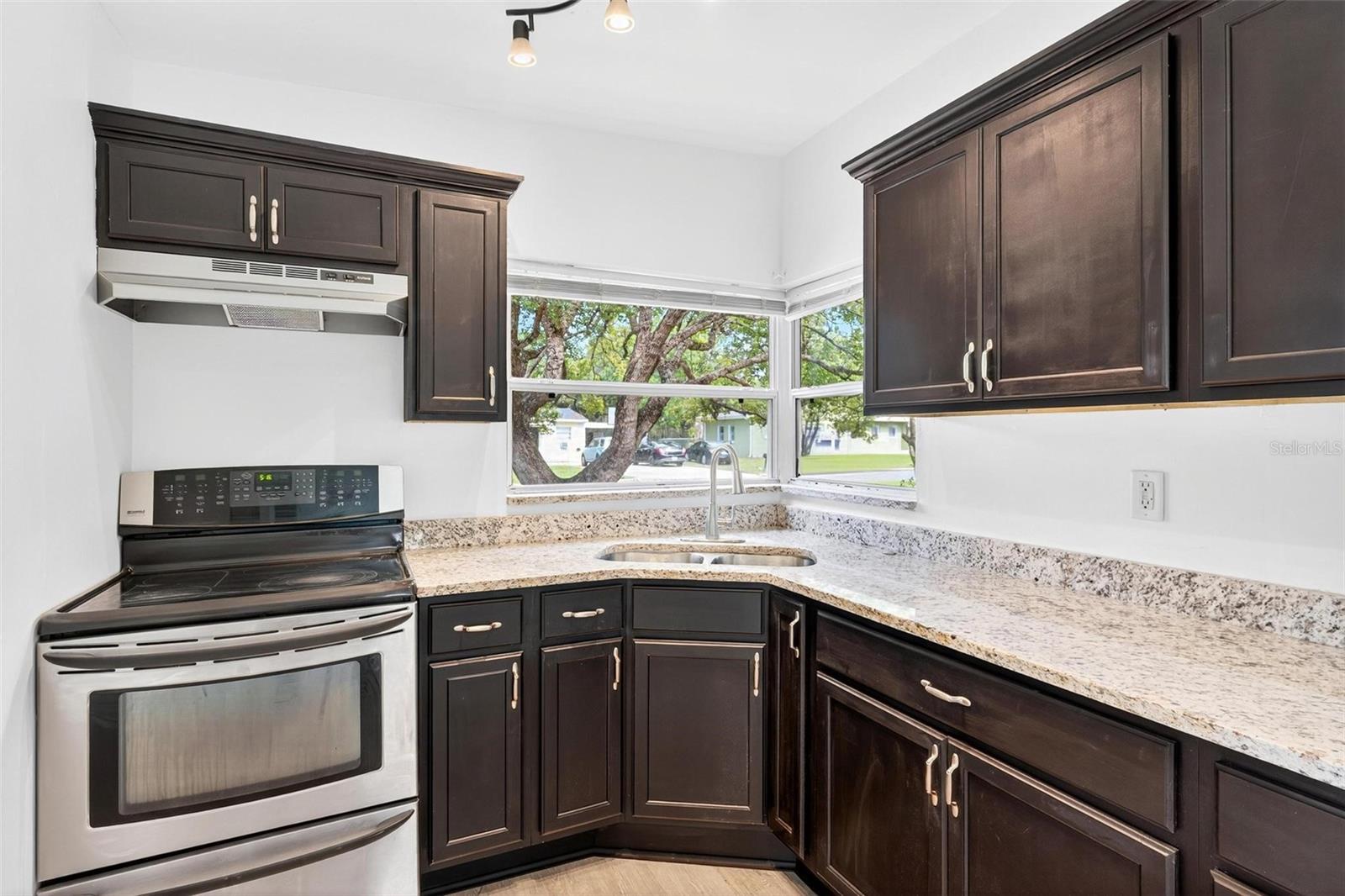 Image 34 of 45 For 613 Briarcliffe Street