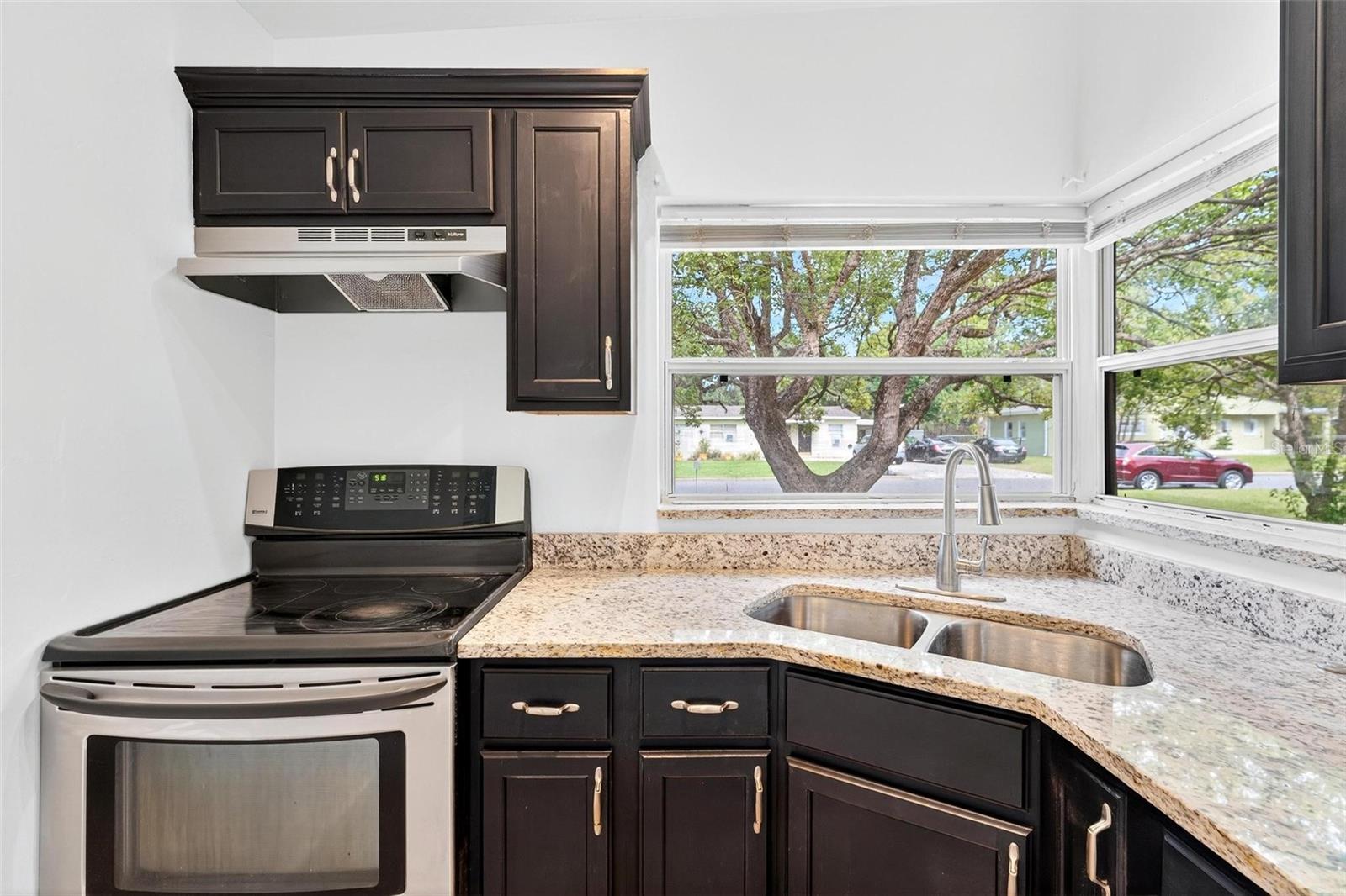 Image 35 of 45 For 613 Briarcliffe Street