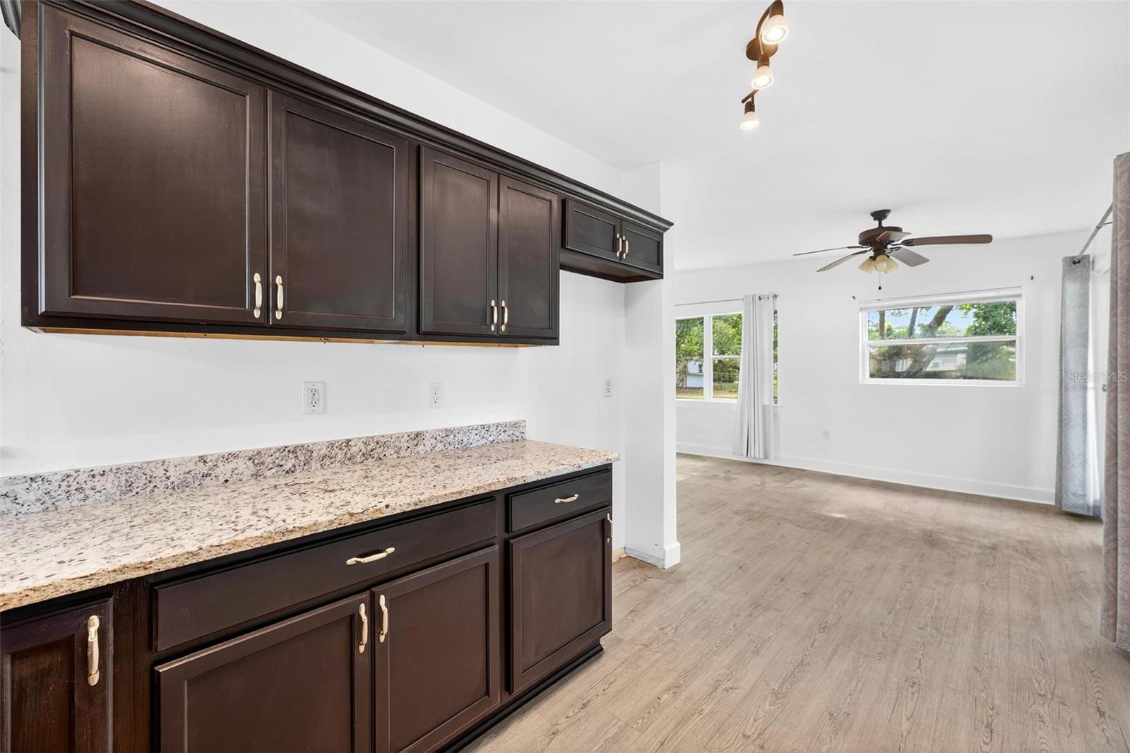 Image 37 of 45 For 613 Briarcliffe Street