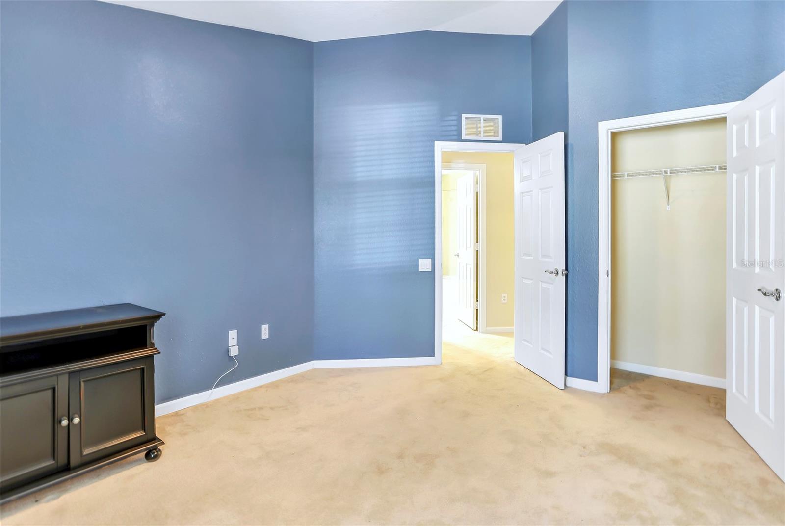 Image 21 of 38 For 6206 Castelven Drive 104