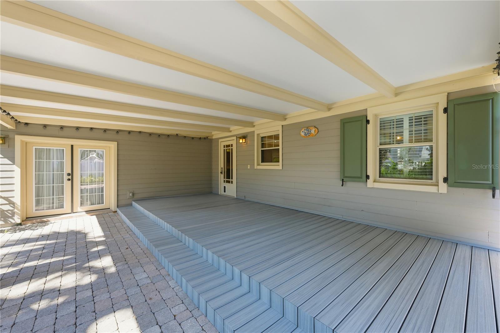 Image 12 of 48 For 904 New Hampshire Street