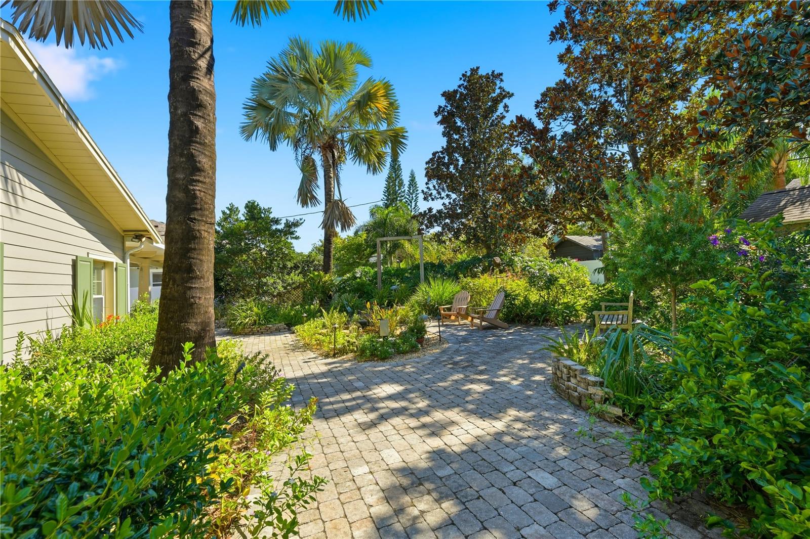 Image 16 of 48 For 904 New Hampshire Street