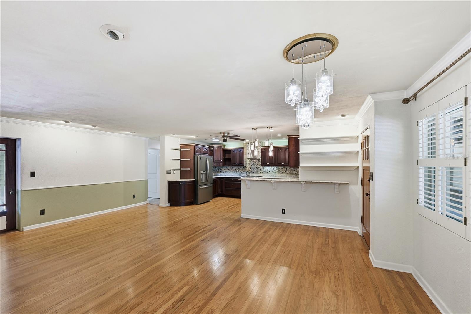 Image 25 of 48 For 904 New Hampshire Street