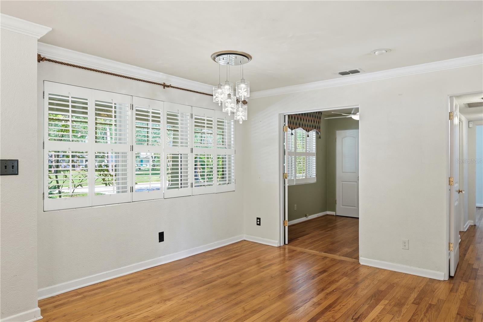 Image 26 of 48 For 904 New Hampshire Street