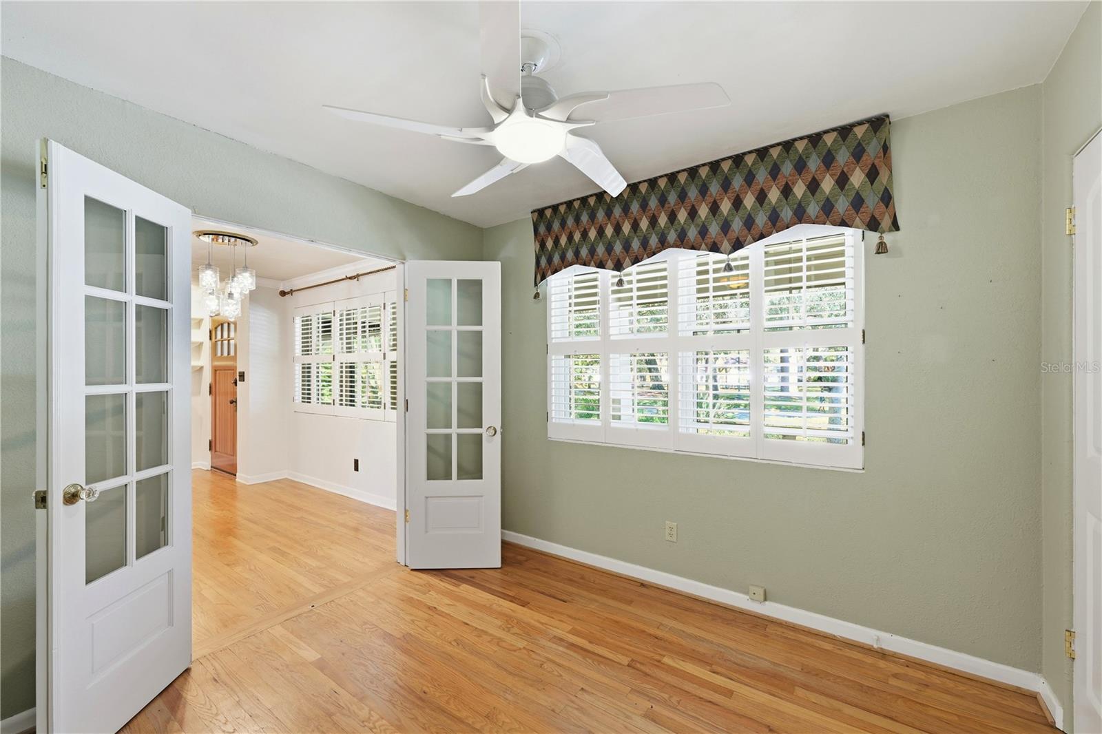 Image 27 of 48 For 904 New Hampshire Street