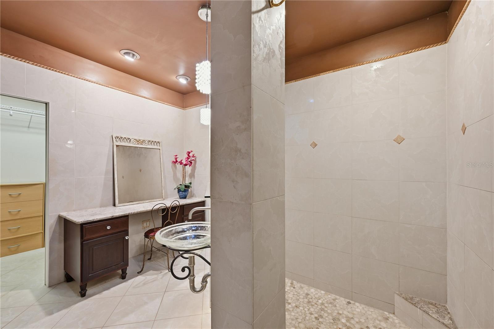 Image 36 of 48 For 904 New Hampshire Street