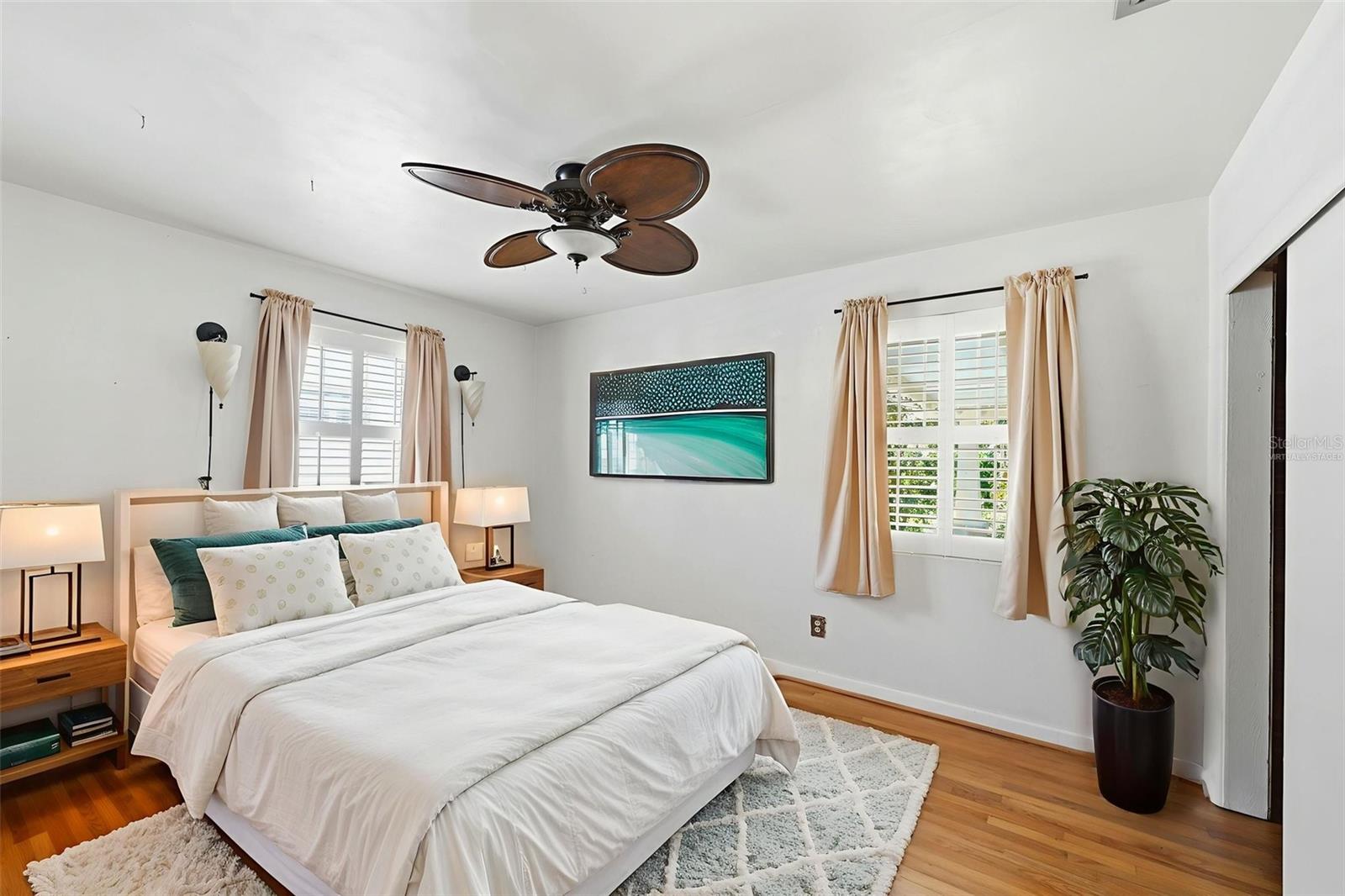 Image 8 of 48 For 904 New Hampshire Street