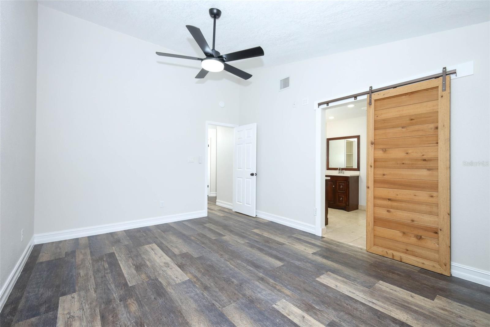 Image 23 of 50 For 640 Tuskawilla Point Lane