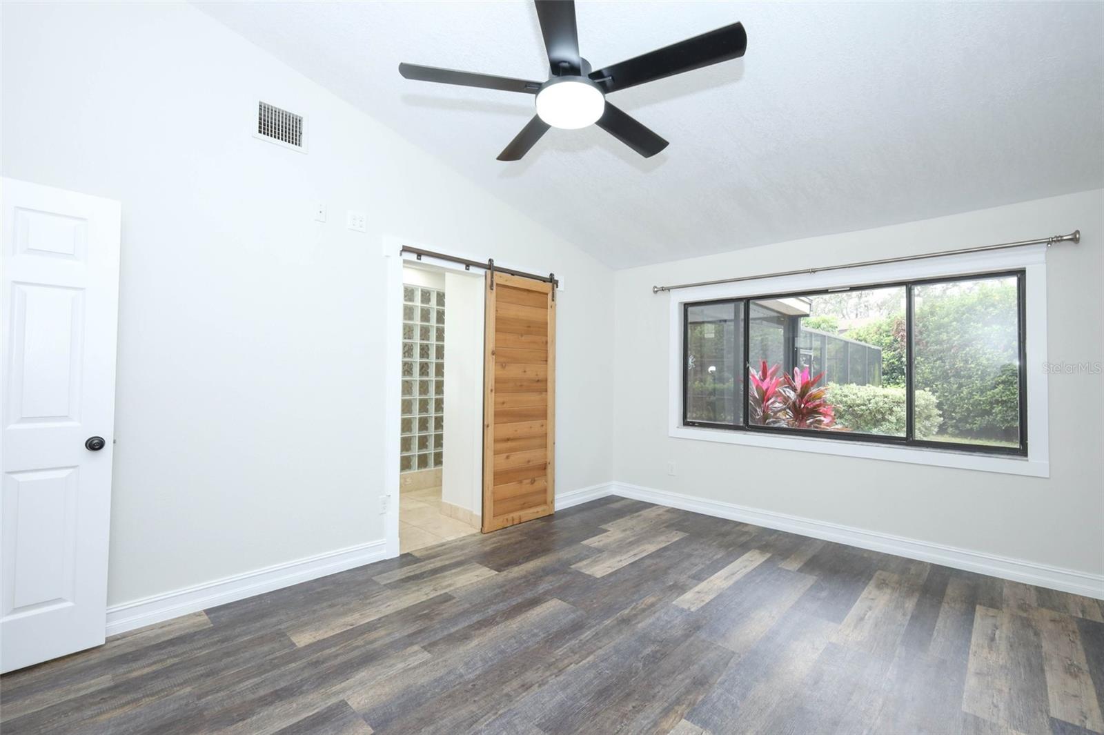 Image 26 of 50 For 640 Tuskawilla Point Lane