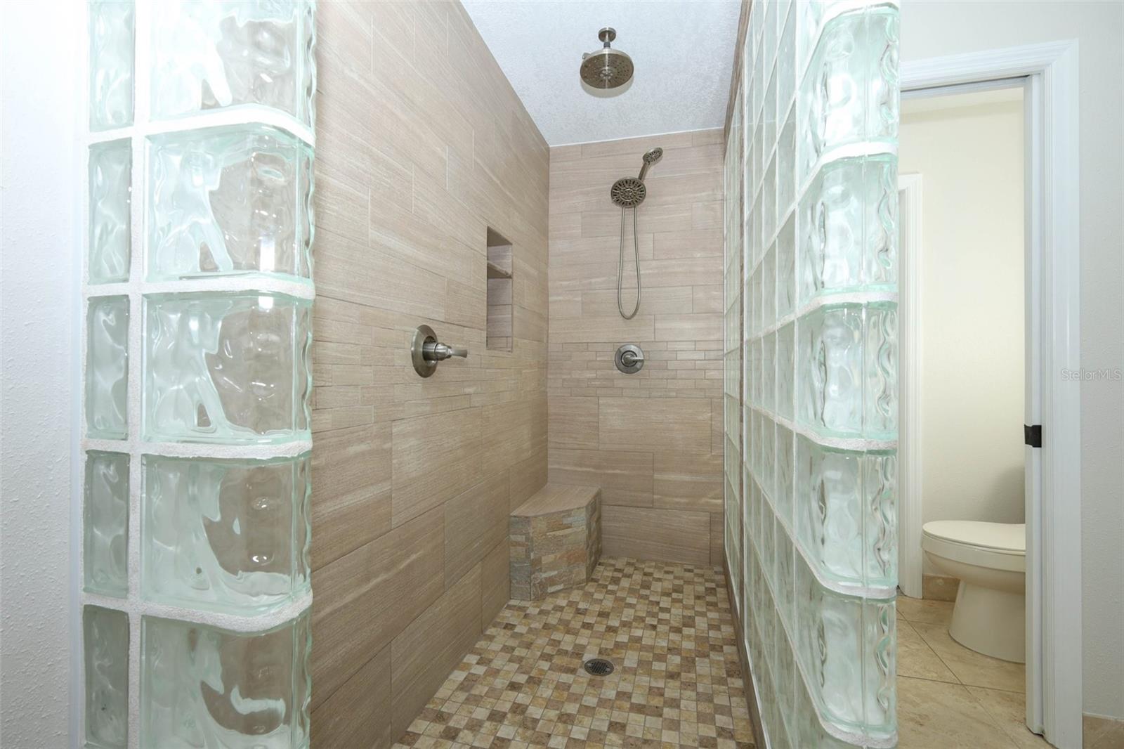 Image 33 of 50 For 640 Tuskawilla Point Lane