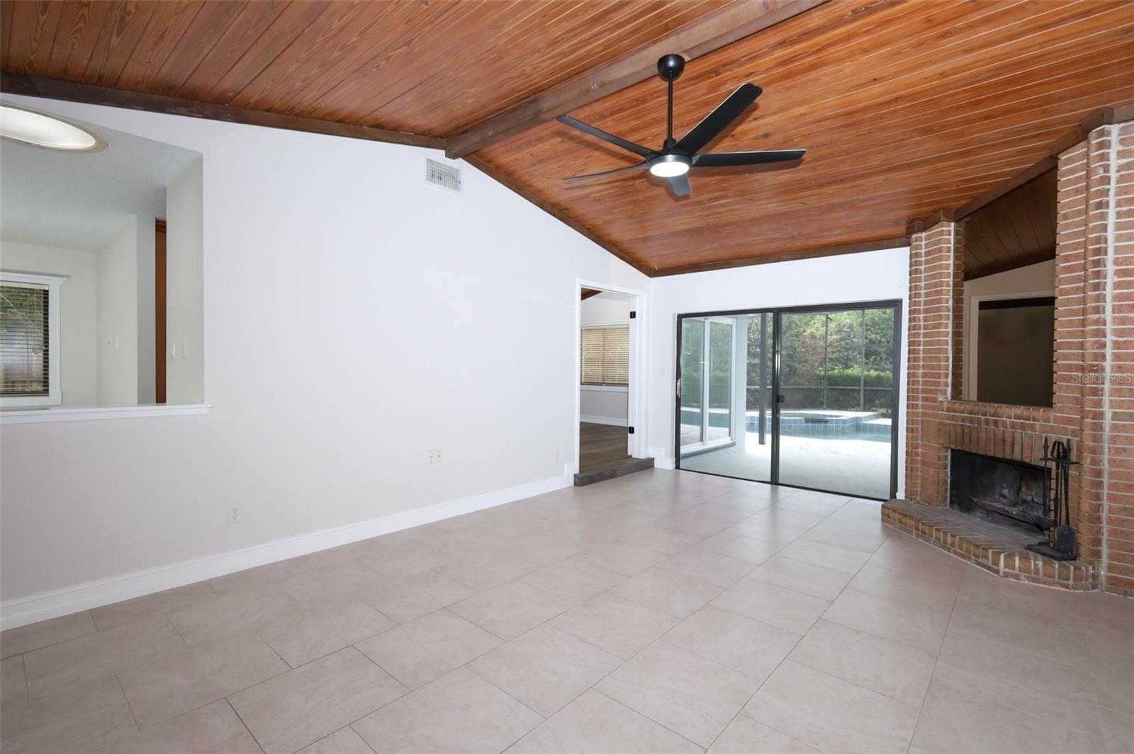 Image 6 of 50 For 640 Tuskawilla Point Lane