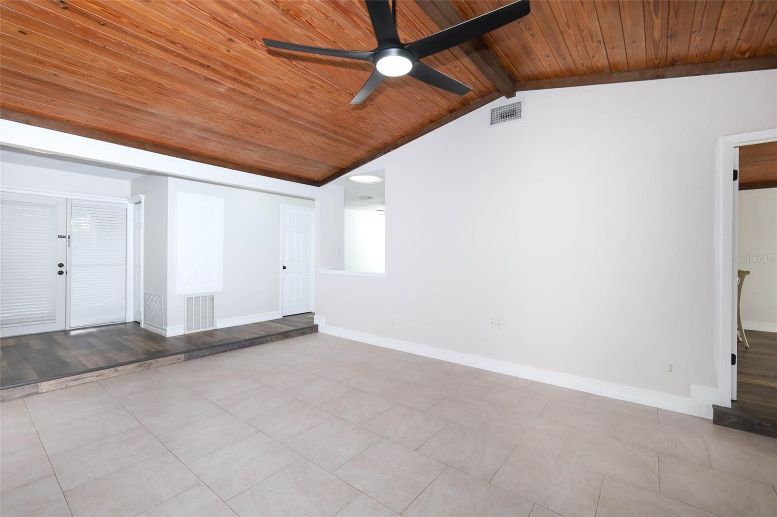 Image 8 of 50 For 640 Tuskawilla Point Lane