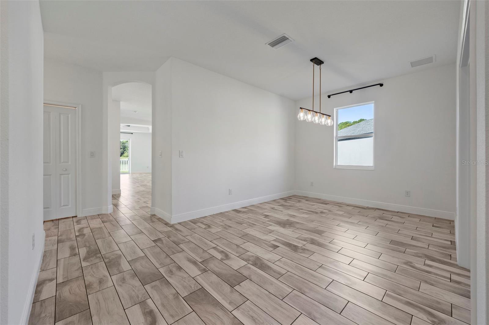 Image 5 of 63 For 8093 Tea Olive Terrace