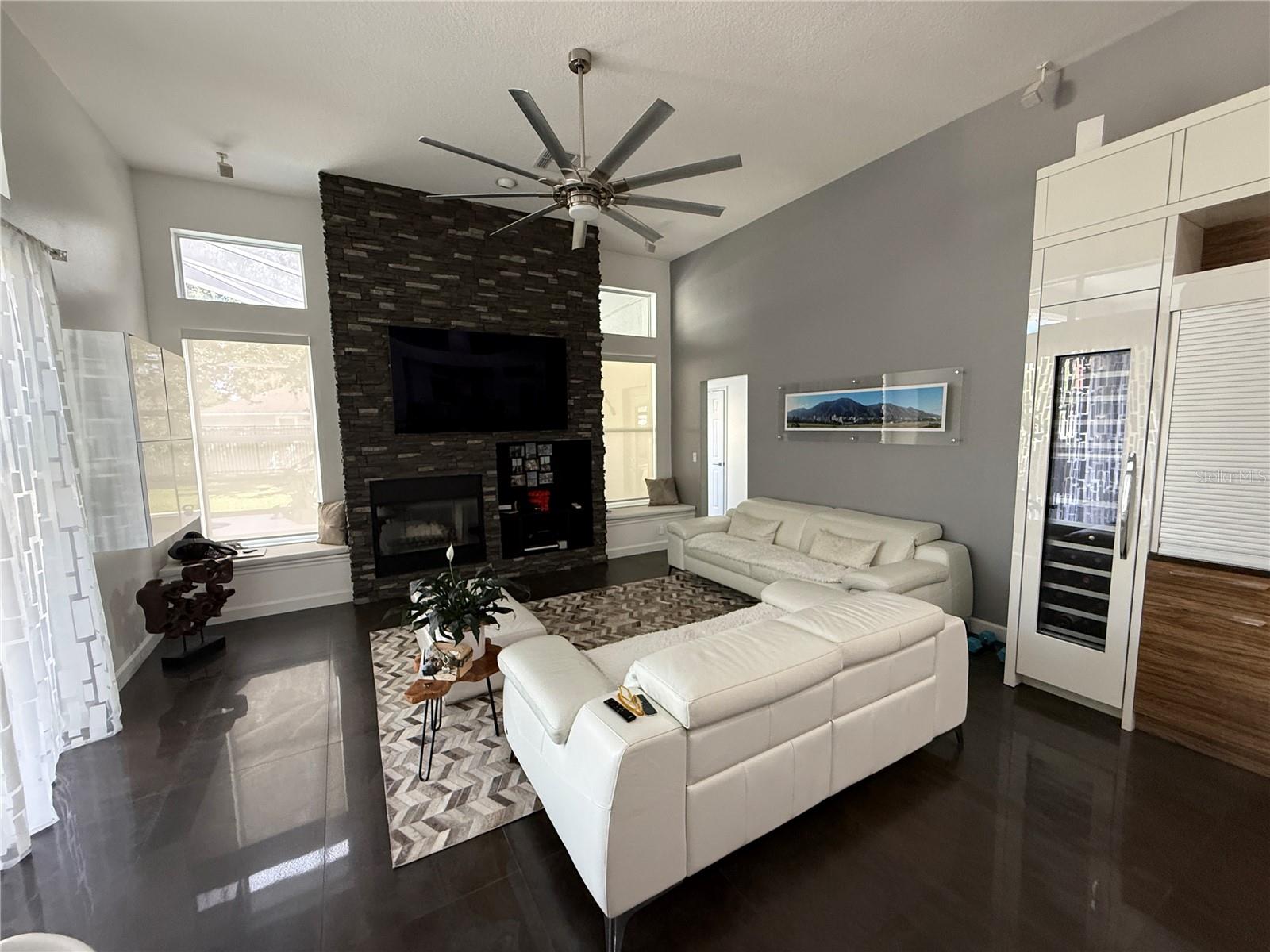 Image 14 of 75 For 4435 Flora Vista Drive