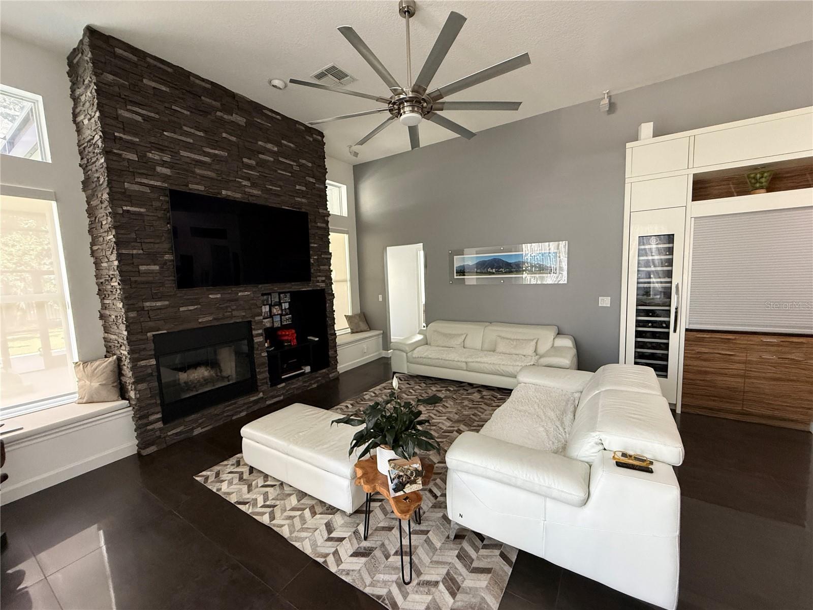 Image 15 of 75 For 4435 Flora Vista Drive