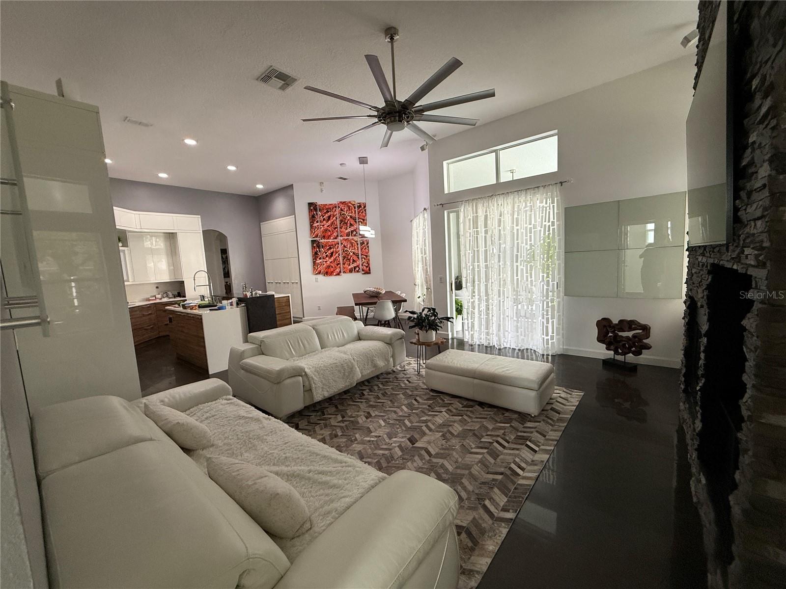 Image 16 of 75 For 4435 Flora Vista Drive