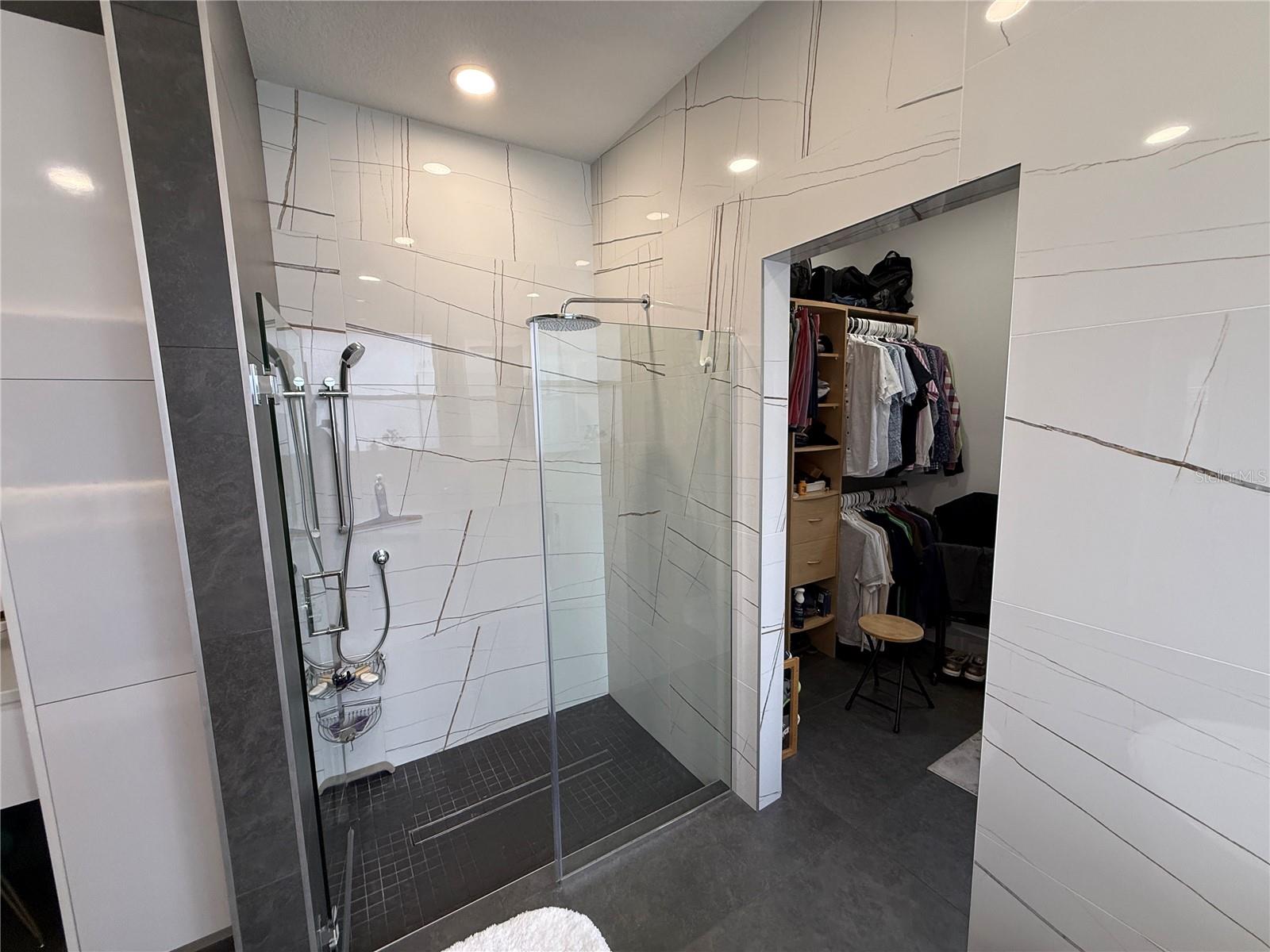 Image 26 of 75 For 4435 Flora Vista Drive