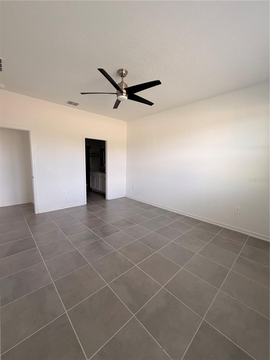 Image 18 of 21 For 832 Daring Drive